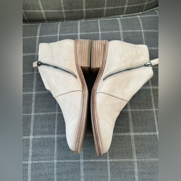 Eileen Fisher Billie Tumbled Nubuck Bootie Ankle Boots Women’s Size 8.5 Beige - Picture 3 of 11